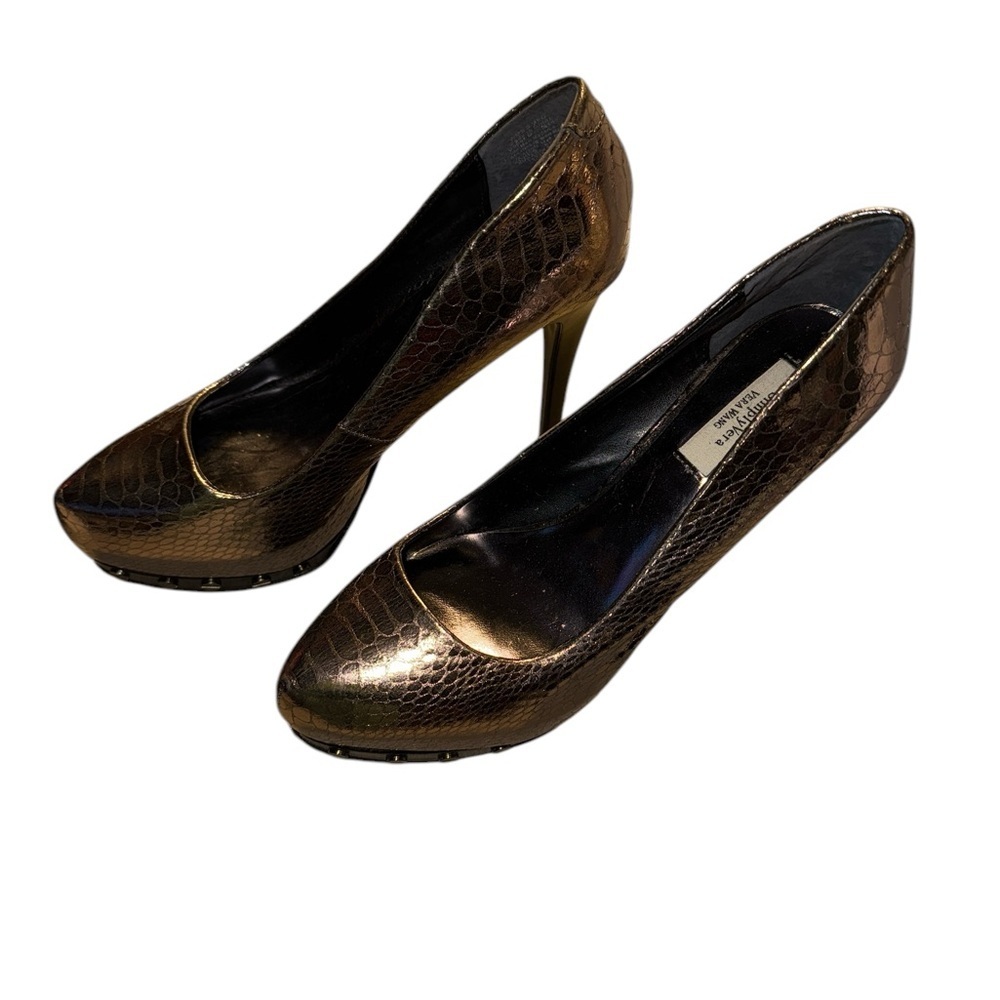 SIMPLY VERA WANG KARINA SILVER PLATFORM STUDDED FAUX SNAKESKIN HEELS NWOB 9M